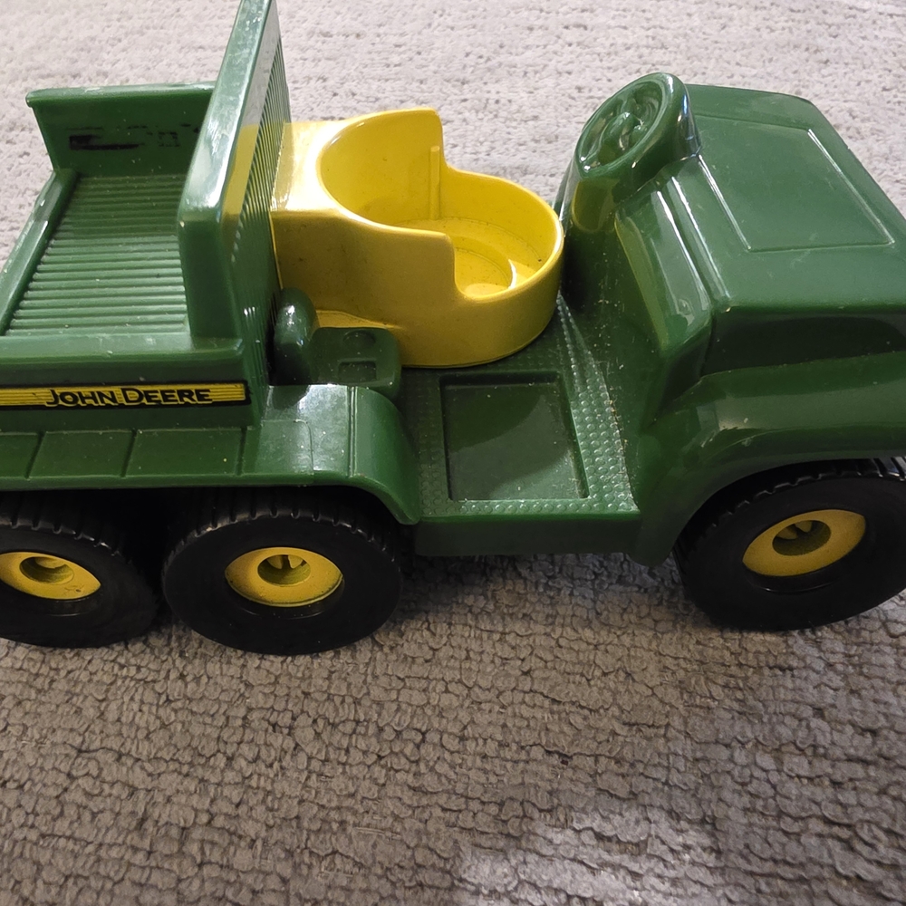 Toy John Deere Gator Farm Replica green yellow plastic